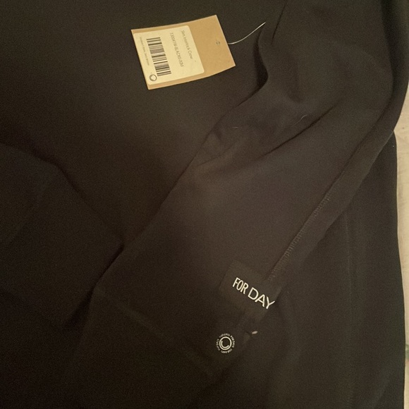 Men’s medium black pullover crew - Picture 2 of 3